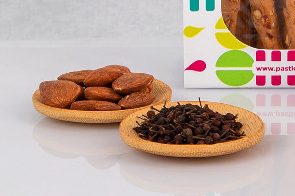 Grissini Mandorle e Pepe